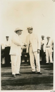 Image of President Roosevelt and Commander Peary bidding good-bye on deck of the Ro